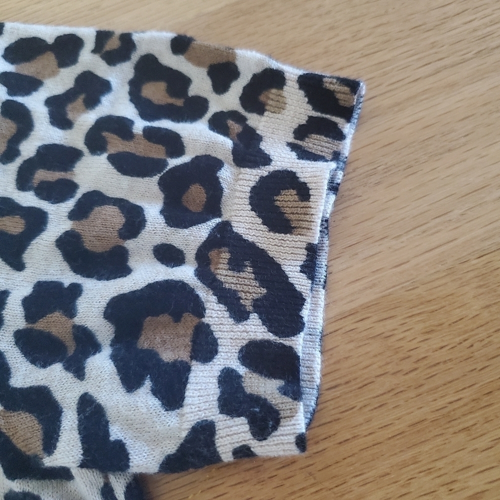 Loft Short Sleeve Cheetah Print Top NWOT - Picture 4 of 8